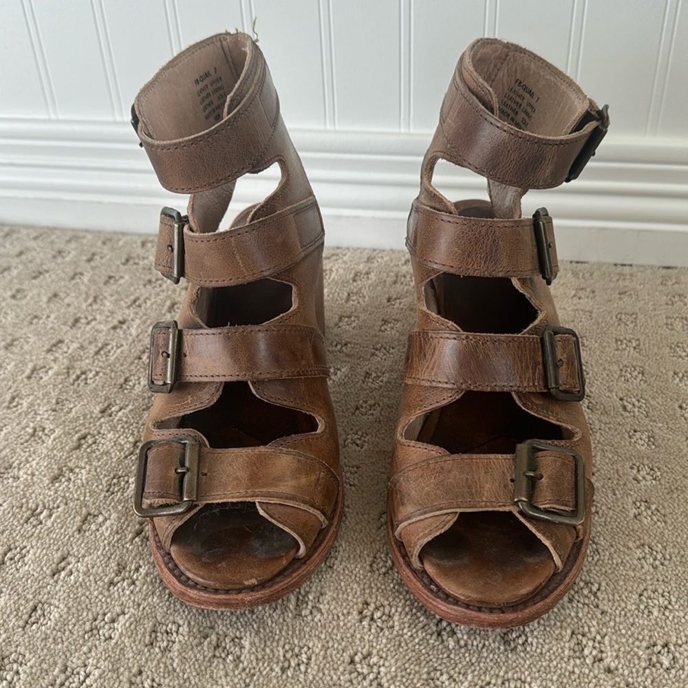Freebird by Steven Quail, Block-heeled Sandal, Distressed Tan Leather, Sz 7